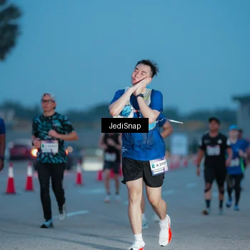 Runner Photo 7518341