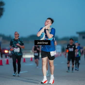 Runner Photo 7518342