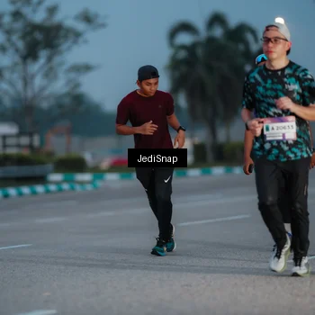 Runner Photo 7518354