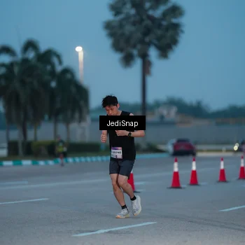 Runner Photo 7518357