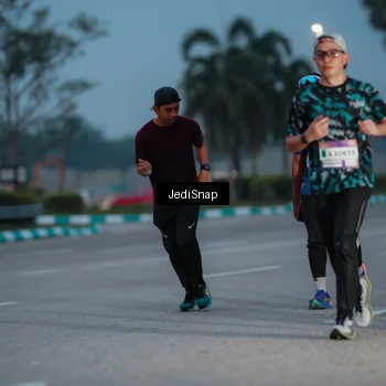 Runner Photo 7518358