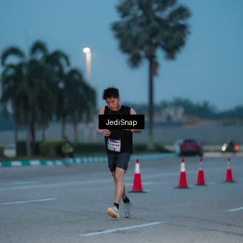 Runner Photo 7518365