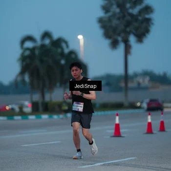 Runner Photo 7518367