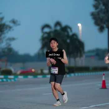 Runner Photo 7518380