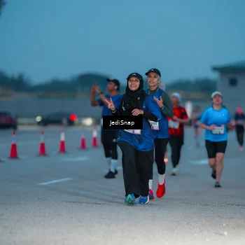 Runner Photo 7518400