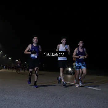 Runner Photo 7518411