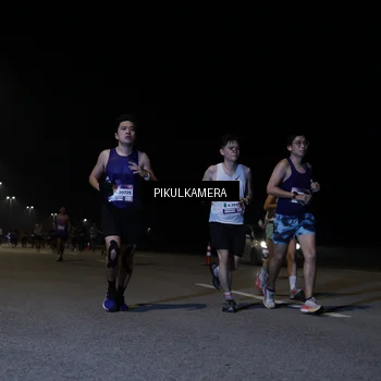 Runner Photo 7518414