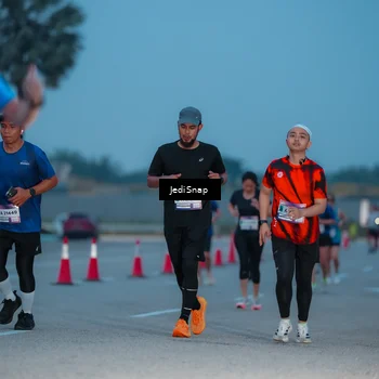 Runner Photo 7518439