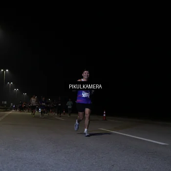 Runner Photo 7518446