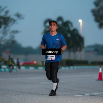 Runner Photo 7518449