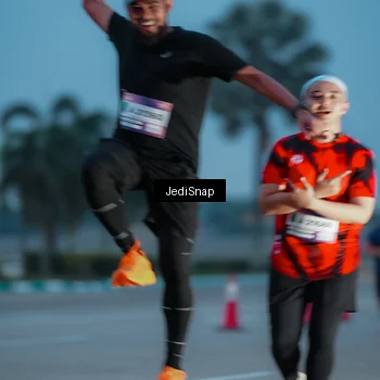 Runner Photo 7518459