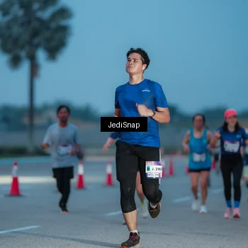 Runner Photo 7518487