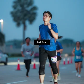 Runner Photo 7518488