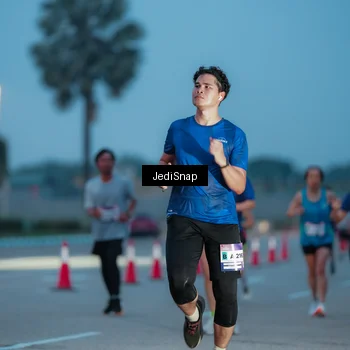 Runner Photo 7518490