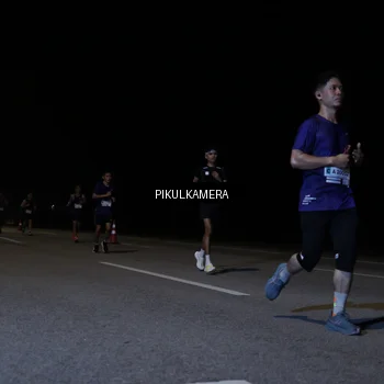 Runner Photo 7518538
