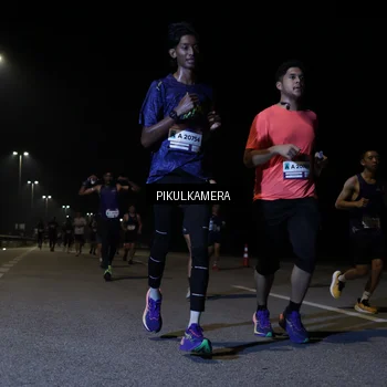 Runner Photo 7518605