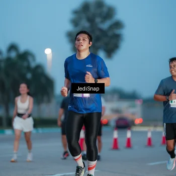 Runner Photo 7518636