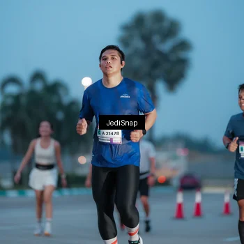 Runner Photo 7518637