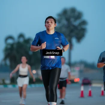 Runner Photo 7518638