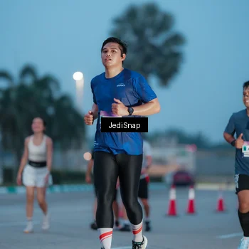 Runner Photo 7518640