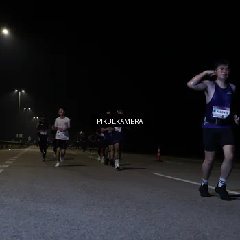 Runner Photo 7518644