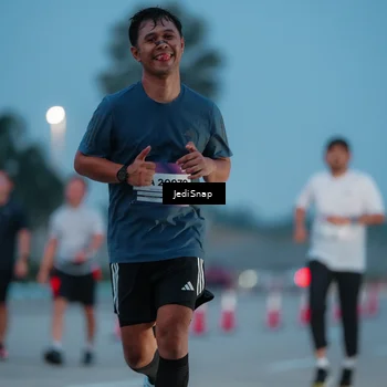 Runner Photo 7518648
