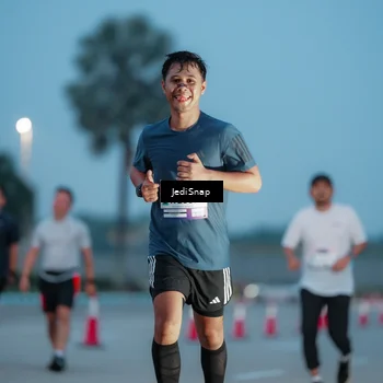 Runner Photo 7518650