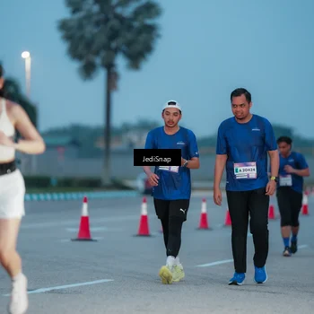 Runner Photo 7518681