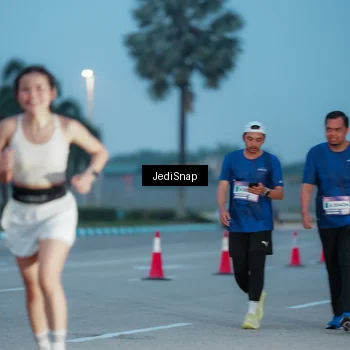 Runner Photo 7518684