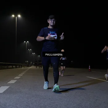 Runner Photo 7518697