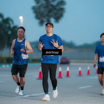 Runner Photo 7518736