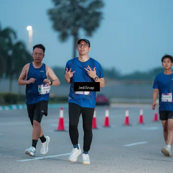 Runner Photo 7518743