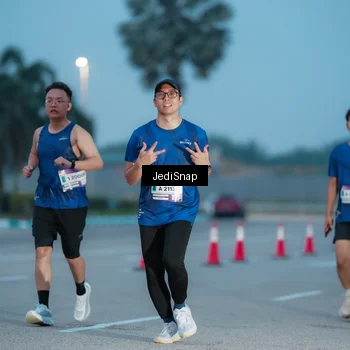 Runner Photo 7518744