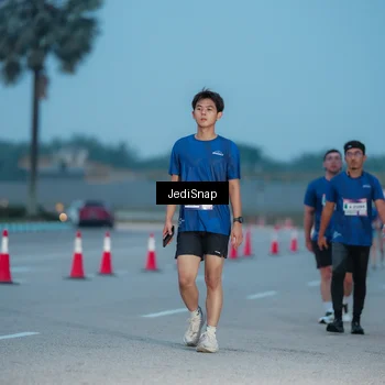 Runner Photo 7518747