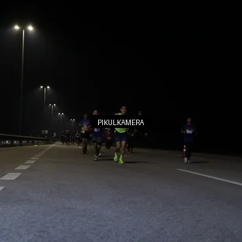 Runner Photo 7518750
