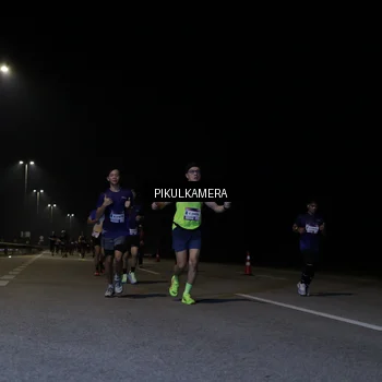 Runner Photo 7518751