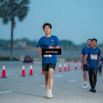Runner Photo 7518754