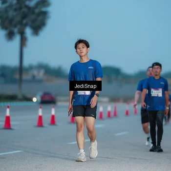 Runner Photo 7518756