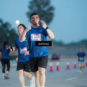 Runner Photo 7518810