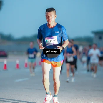 Runner Photo 7518819