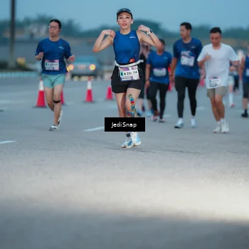 Runner Photo 7518835