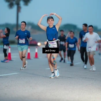 Runner Photo 7518836