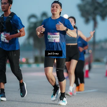 Runner Photo 7518943