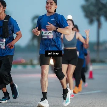 Runner Photo 7518947
