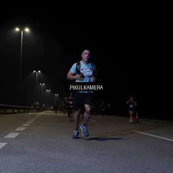 Runner Photo 7518961