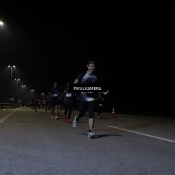Runner Photo 7518981