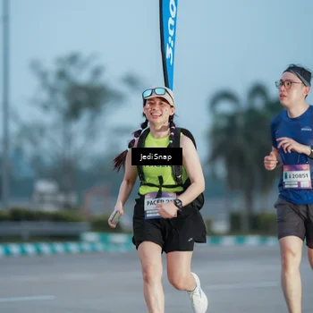 Runner Photo 7519000
