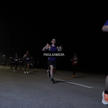 Runner Photo 7519024