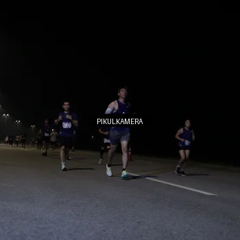Runner Photo 7519046