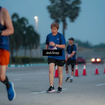 Runner Photo 7519058